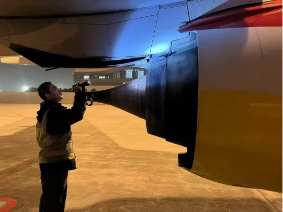 榜样力量|新海航旗下海航技术云南维修基地员工温佐俊、雷奇鑫获民航四川监管局通报表彰