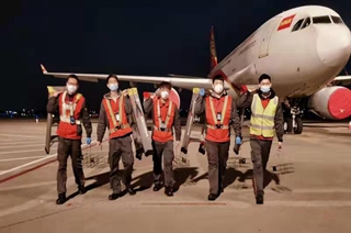 跨年夜，致敬坚守岗位的最美海航机务