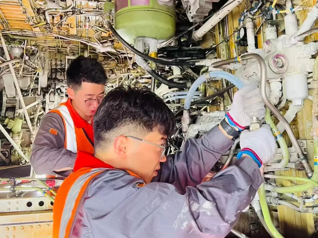 暑运一线|支部靠前，党员攻坚，新海航旗下海航技术云南维修基地高效处置飞机故障